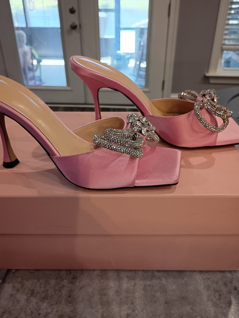 MACH & MACH Pink Silk Crystal Bow Mules Women's Size 38.5 New - Picture 4 of 13